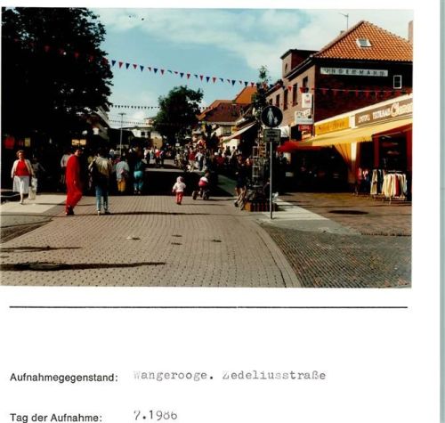 Wangerooge Zedeliusstraße Foto montiert auf Karton