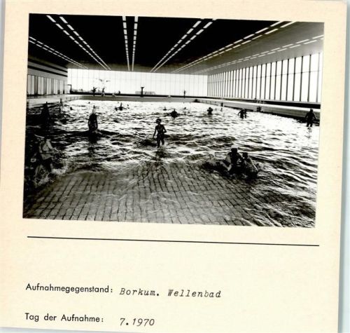 Borkum Wellenbad Badekappenpflicht Innenaufnahme Foto montiert auf Karton