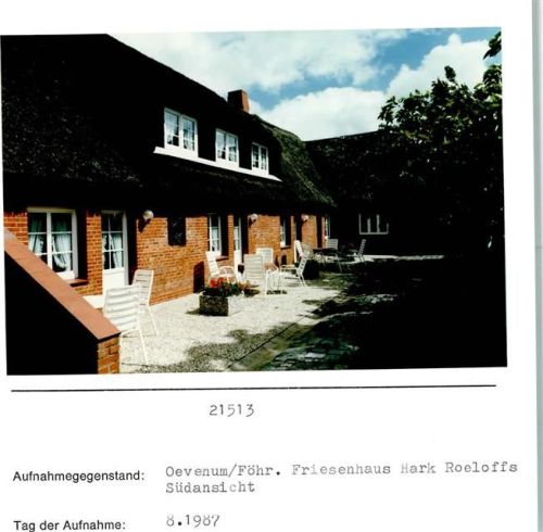 Oevenum Friesenhaus Hark Roeloffs Südansicht Foto montiert auf Karton