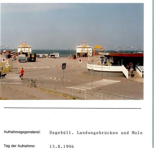 25899 W2260 Dagebüll FOTO KEINE AK Hafen Landungsbrücken und Mole Foto montiert auf Karton