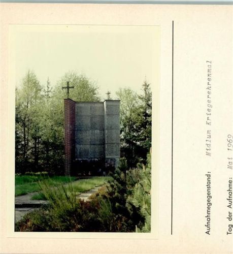 Midlum Kriegerehrenmal Foto montiert auf Karton