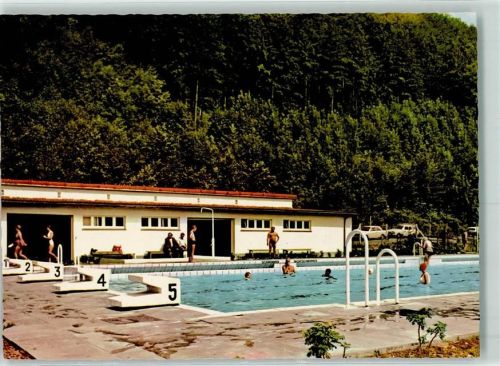 Atteln Rückseite mit Abschürfungen und Kleberesten Schwimmbad