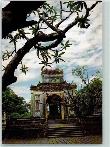 Hue Emperor Tu Ducs Mausoleum 5. Nha bia Khiem Lang
