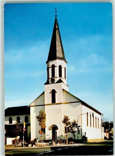 Urberach Kath. Pfarrkirche St. Gallus Rückseite mit Abschürfungen bzw Kleberesten
