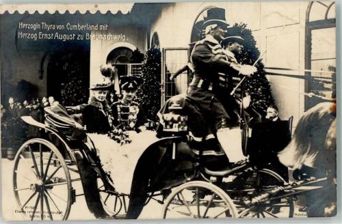 W3300 Braunschweig Herzogin Thyra von Cumberland in der Kutsche mit Herzog Ernst August Adel Braunschweig 1914 Foto AK