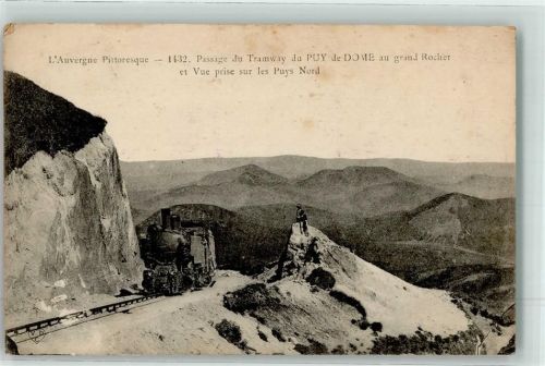 Orcines Passage du Tramway duPuy de Dome au grand Rocher et Vue prise sur les Puy Nord