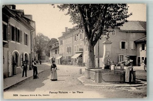 01210 Ferney-Voltaire Foto AK Brunnen la Place