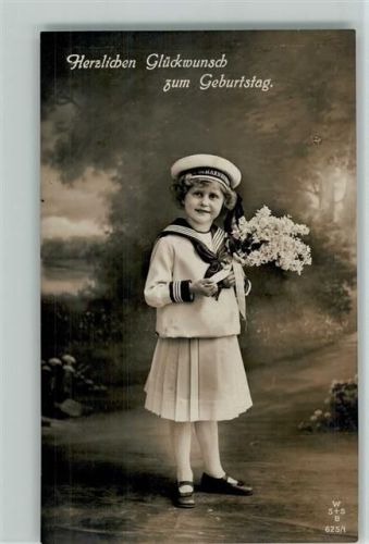 Geburtstag- Atelierfoto, Mädchen im Matrosenjacke, Kappe "Scharnhorst" Flieder 1916 Foto AK