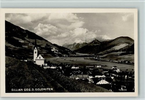 Sillian Ortsansicht gegen Lienzer Dolomiten