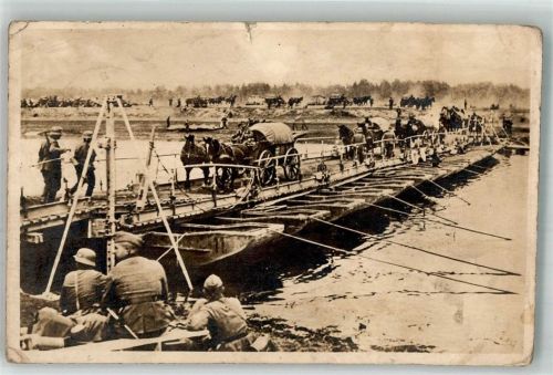 1941 Nachschubtross der Wehrmacht überquert eine Pontonbrücke Amag 40 Feldpost Nr. 21534