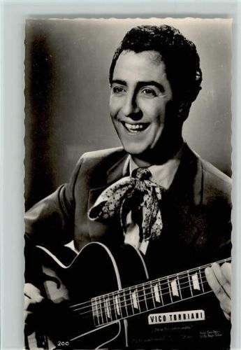 Vico Torriani mit Gitarre Foto AK