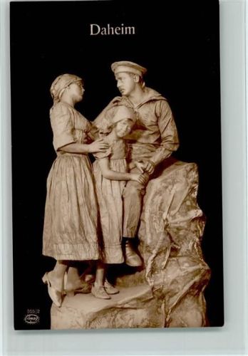 Serie Daheim - Lebend Skulptur - Matrose mit Frau und Kind Matrosenliebe