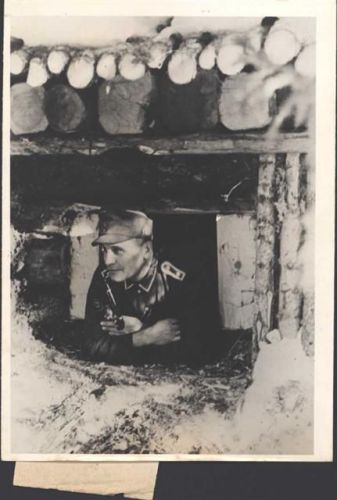 Bunkerfenster könnenwieder geöffnet werden 1943; KEINE AK, ca. 18,5x13,5 cm