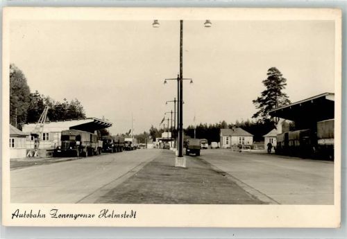 38350 W3330 Helmstedt Foto AK Autobahn Zonengrenze