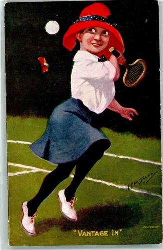 sign. Kinsella Vantage in Frau mit blauem Rock und rotem Hut auf dem Tennisplatz Langsdorff & Co. Series No. 695 Tennis Lithographie / Künstlerkarte