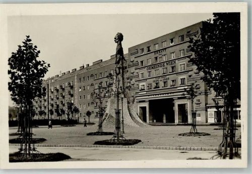 1200 Wien 20. Bezirk, Brigittenau - Winarskyhof Ferdinand Lasalle Denkmal Kaiserwasserstraße