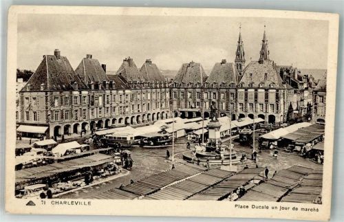 Charleville 1941 Omnibus Marktszene Denkmal Place Ducale