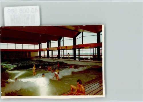 Damp Hallenbad Innenaufnahme Wellen