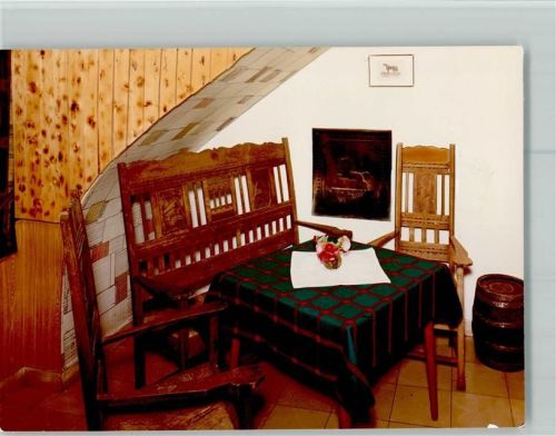 Lonnerbecke Forellenhof Innenaufnahme Sitzgruppe Holzmöbel