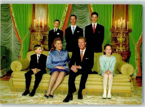LL. AA. RR. le Grand-Duc Henri la Grande-Duchesse Marie Teresa et les enfants princiers
