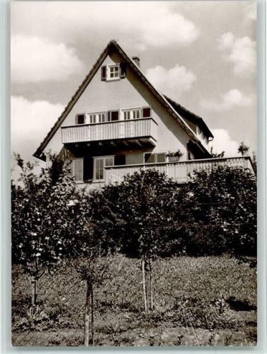 Hallwangen Apfelbäume vor Landhaus Schwarzwaldblick
