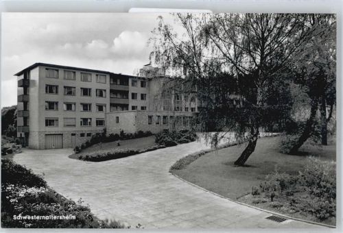 Oberursel Altersheim Baum Wiese
