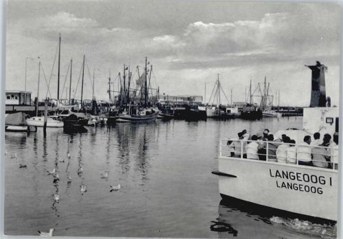 Esens Hafen, Schiff
