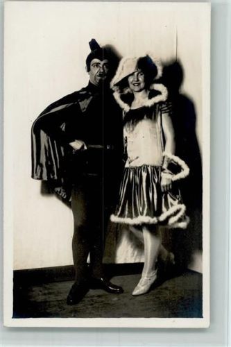 Privatfoto Paar im Kostüm ca 1938 AK