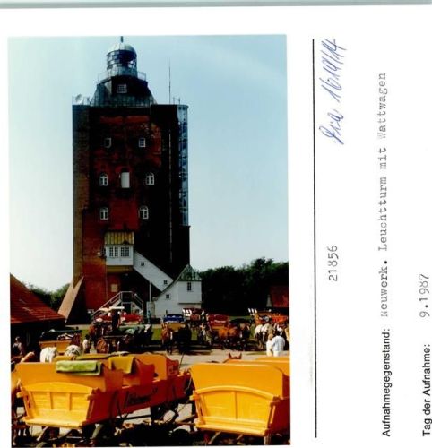 Hamburg-Insel Neuwerk Foto montiert auf Karton Leuchtturm Wattwagen
