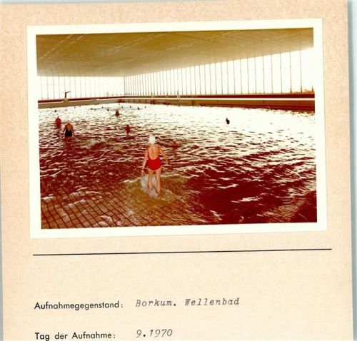 Borkum Wellenbad Innenaufnahme Badekappenpflicht Foto montiert auf Karton