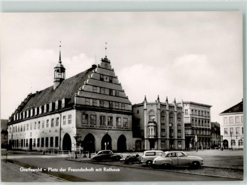 Greifswald Platz der Freundschaft mit Rathaus Autos Rückseite mit Abschürfungen bzw Kleberesten
