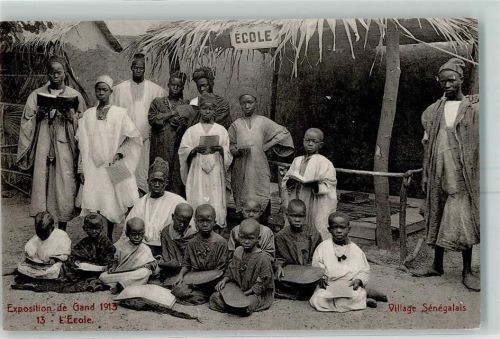Conakry Schule Tracht