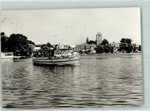 Waren Ausflugsschiff auf der Müritz