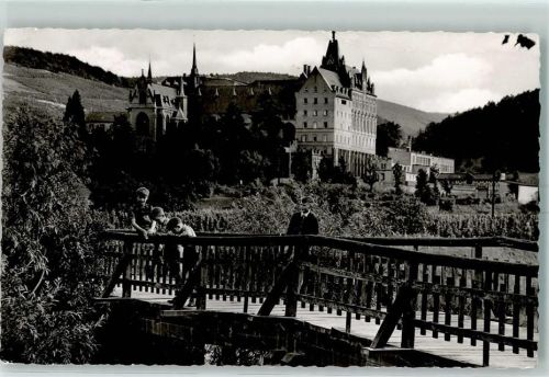 Ahrweiler Kloster Kalvarienberg Kinder auf Holzbrücke