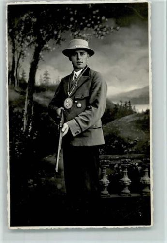 Mann mit Gewehr und Orden, gute Erhaltung Schützen Foto AK