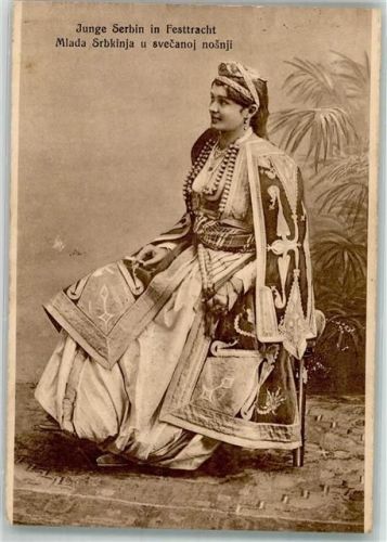 1930 Junge Serbin in Festtracht