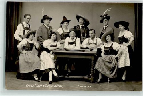 Innsbruck Franz Mayrs Tirolerbühne Tracht Volksmusik