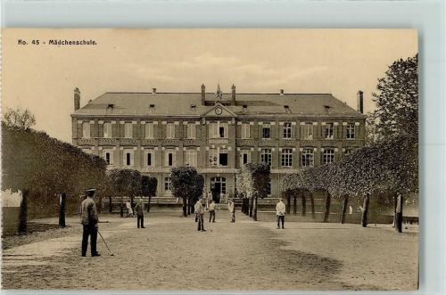 02800 La Fere - Mädchenschule