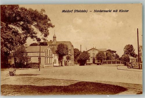 Meldorf Nordermarkt mit Kloster Motorrad