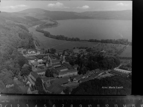 56743 W5442 Niedermendig , Kr Mayen GLASNEGATIV Abtei Maria Laach