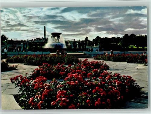 Oslo Kristiania Foto AK Vigeland Skulpturen im Frogner Park Rosen