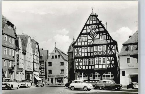 Kirchhain Marktplatz Rathaus Auto