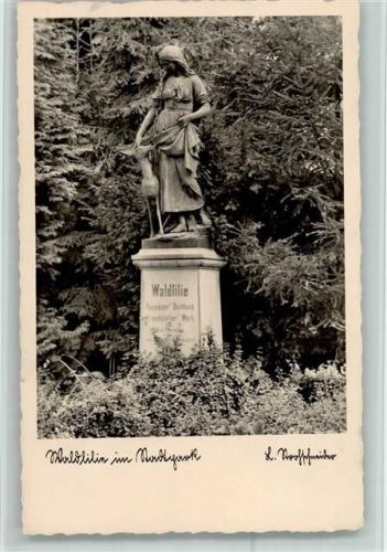 Graz Denkmal Waldlilie im Stadtgarten