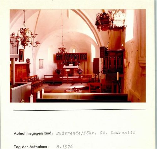 Süderende St. Laurentii-Kirche Innenaufnahme Blick zum Altar Kirchen, Grabsteine, etc. Foto montiert auf Karton