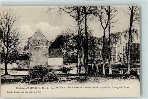 Autingues Les Ruines du Chateau feodal aujourd'hui a usage de ferme