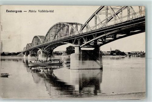 Esztergom Brücke Motorschiff
