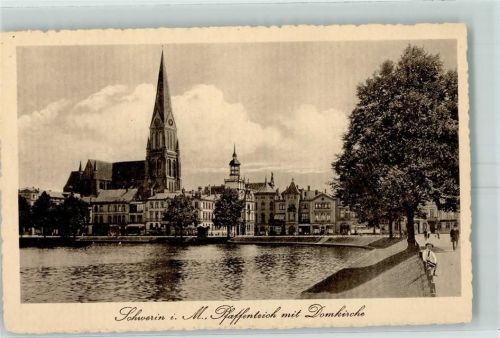 Schwerin Pfaffenteich Uferpromenade Domkirche