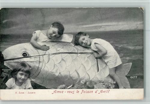 Nr. 4477 Serie mit Kindern und einem Fisch AK