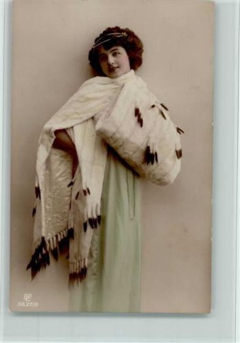 Frau in Pelzmode - Serie 3827-5, gute Erhaltung