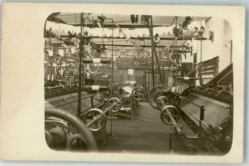 1913 Maschinen mit Garn